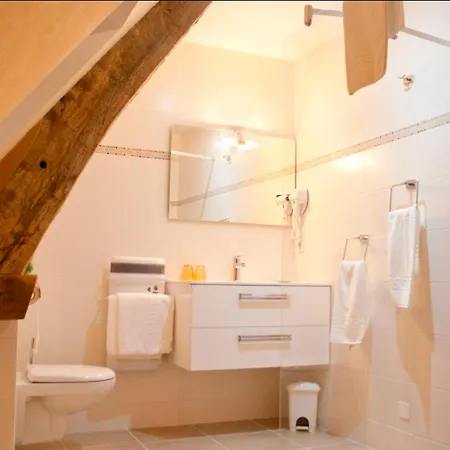 Spacieuse Avec Piscine Privee A 350 M² Et Sur Demande Villa *