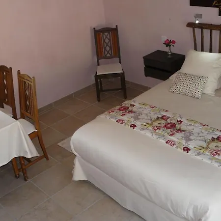 Spacieuse Avec Piscine Privee A 350 M² Et Sur Demande * Le Vigan (Lot)