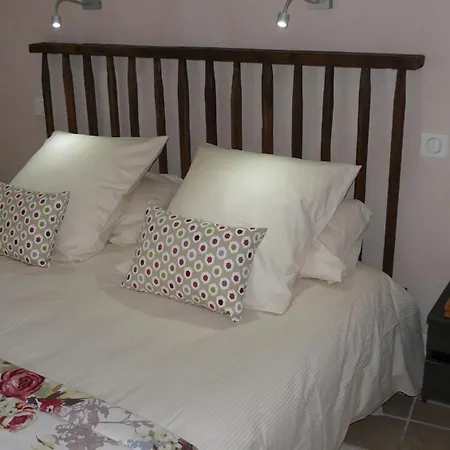Spacieuse Avec Piscine Privee A 350 M² Et Sur Demande Le Vigan (Lot)