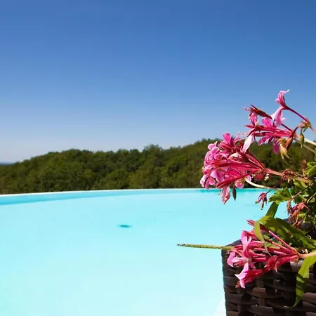 Spacieuse Avec Piscine Privee A 350 M² Et Sur Demande * Le Vigan (Lot)