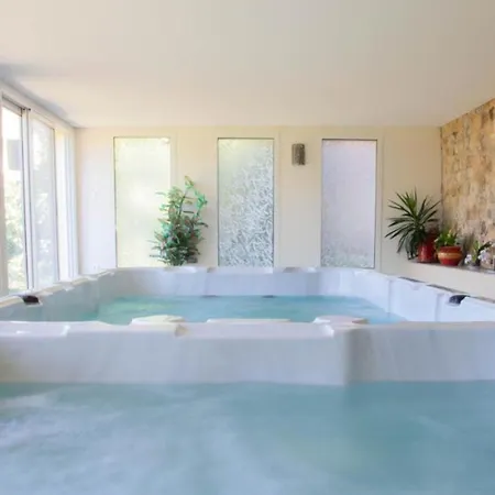 Villa Spacieuse Avec Piscine Privee A 350 M² Et Sur Demande *