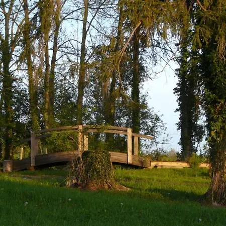 Spacieuse Avec Piscine Privee A 350 M² Et Sur Demande * Le Vigan (Lot)